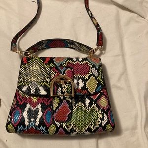 Crossbody snakeskin purse ❣️